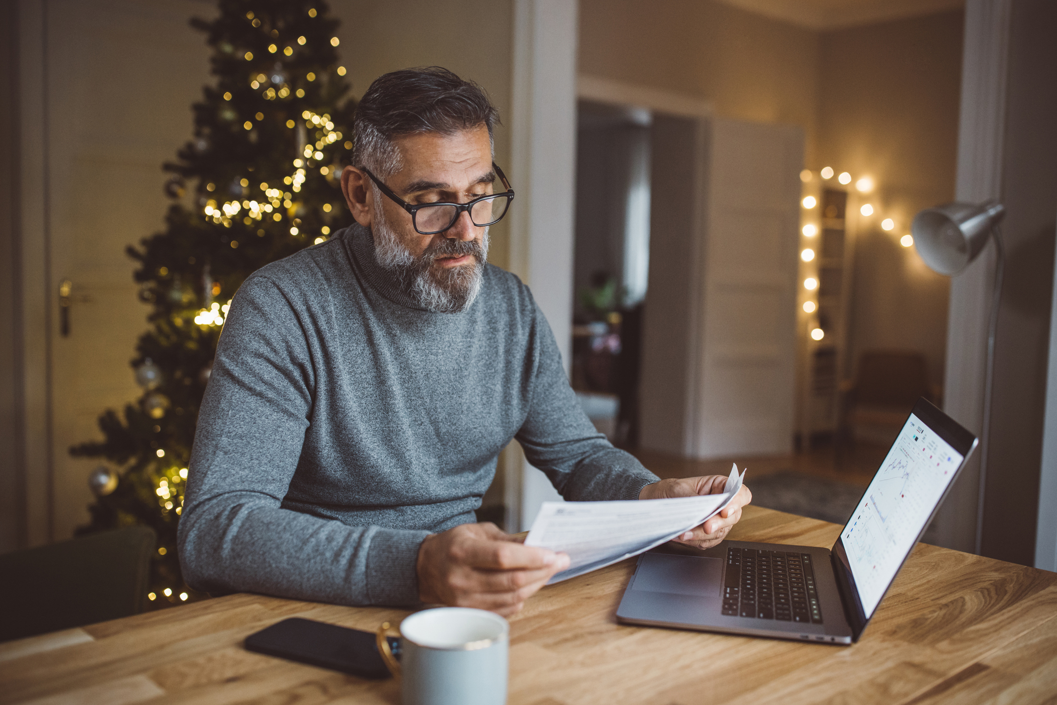 5 Year-End Financial Moves for the Holidays Protected Retirement Savings